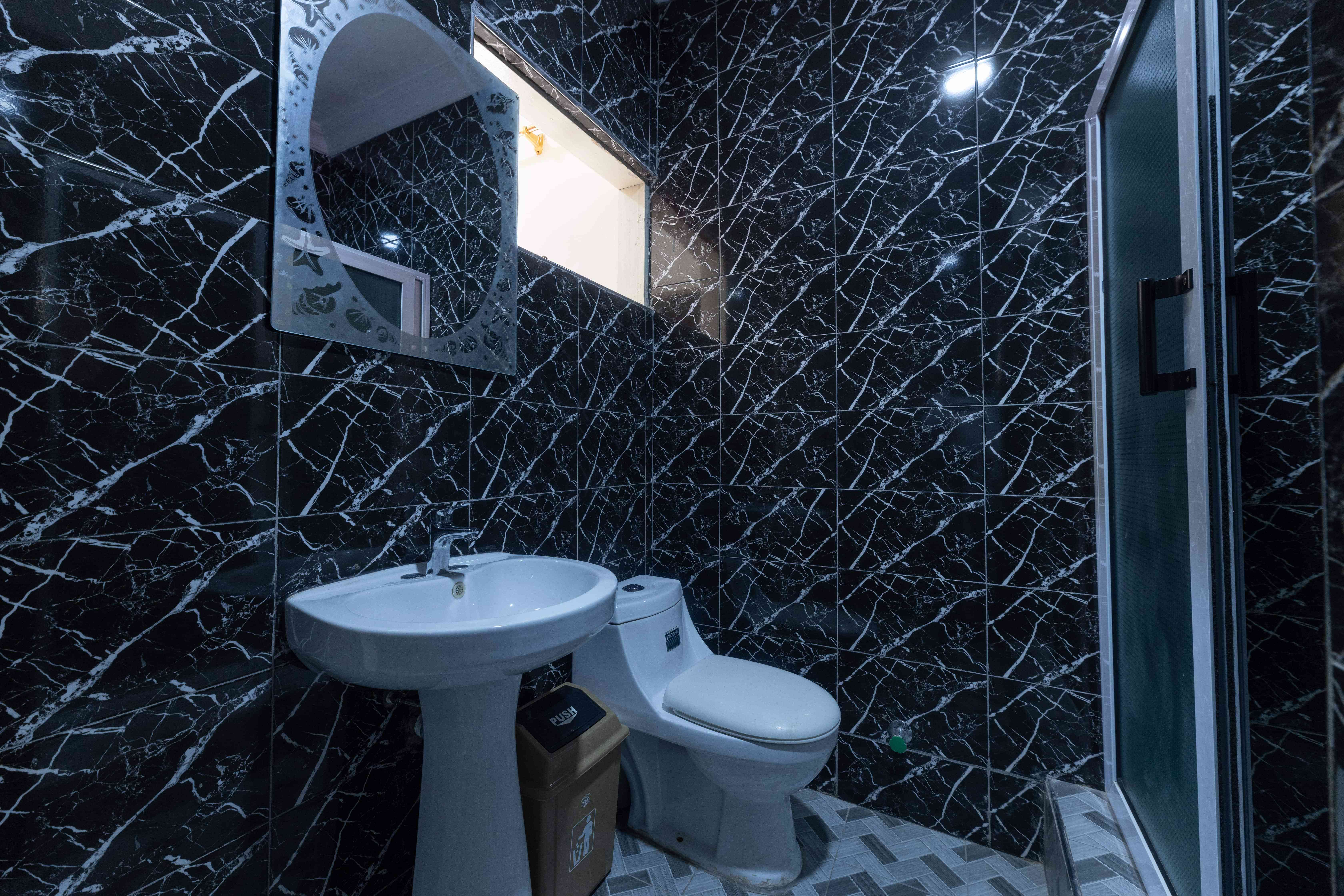 Luxury Bathroom at Golden Simcha Hotel